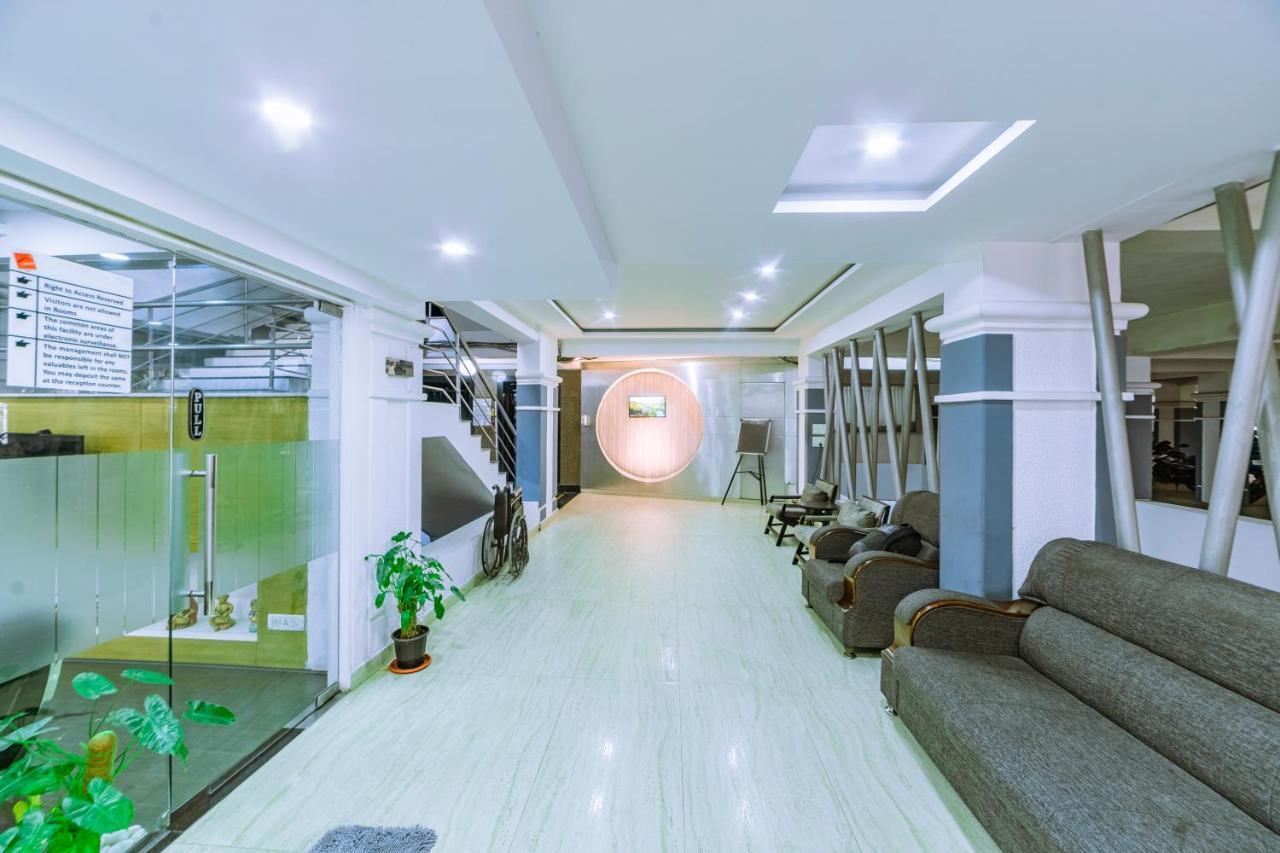 Hotel Athome , Whitefields, Kondapur Хидерабад Екстериор снимка