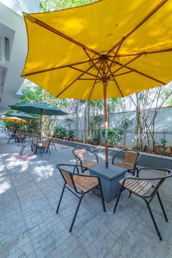 Hotel Athome , Whitefields, Kondapur Хидерабад Екстериор снимка