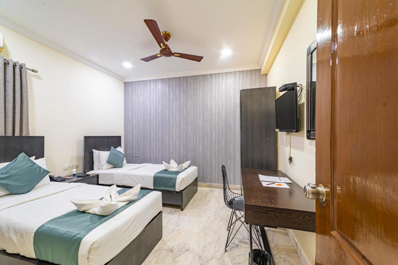 Hotel Athome , Whitefields, Kondapur Хидерабад Екстериор снимка