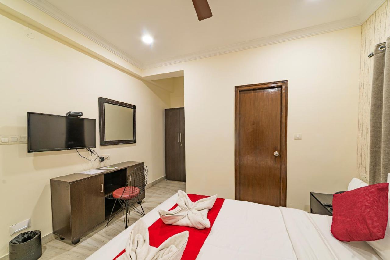 Hotel Athome , Whitefields, Kondapur Хидерабад Екстериор снимка