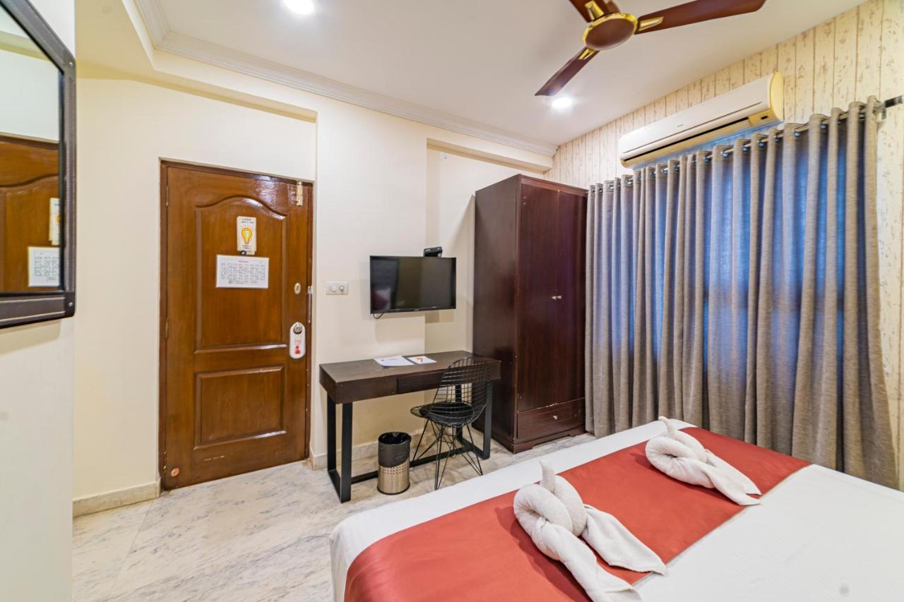 Hotel Athome , Whitefields, Kondapur Хидерабад Екстериор снимка
