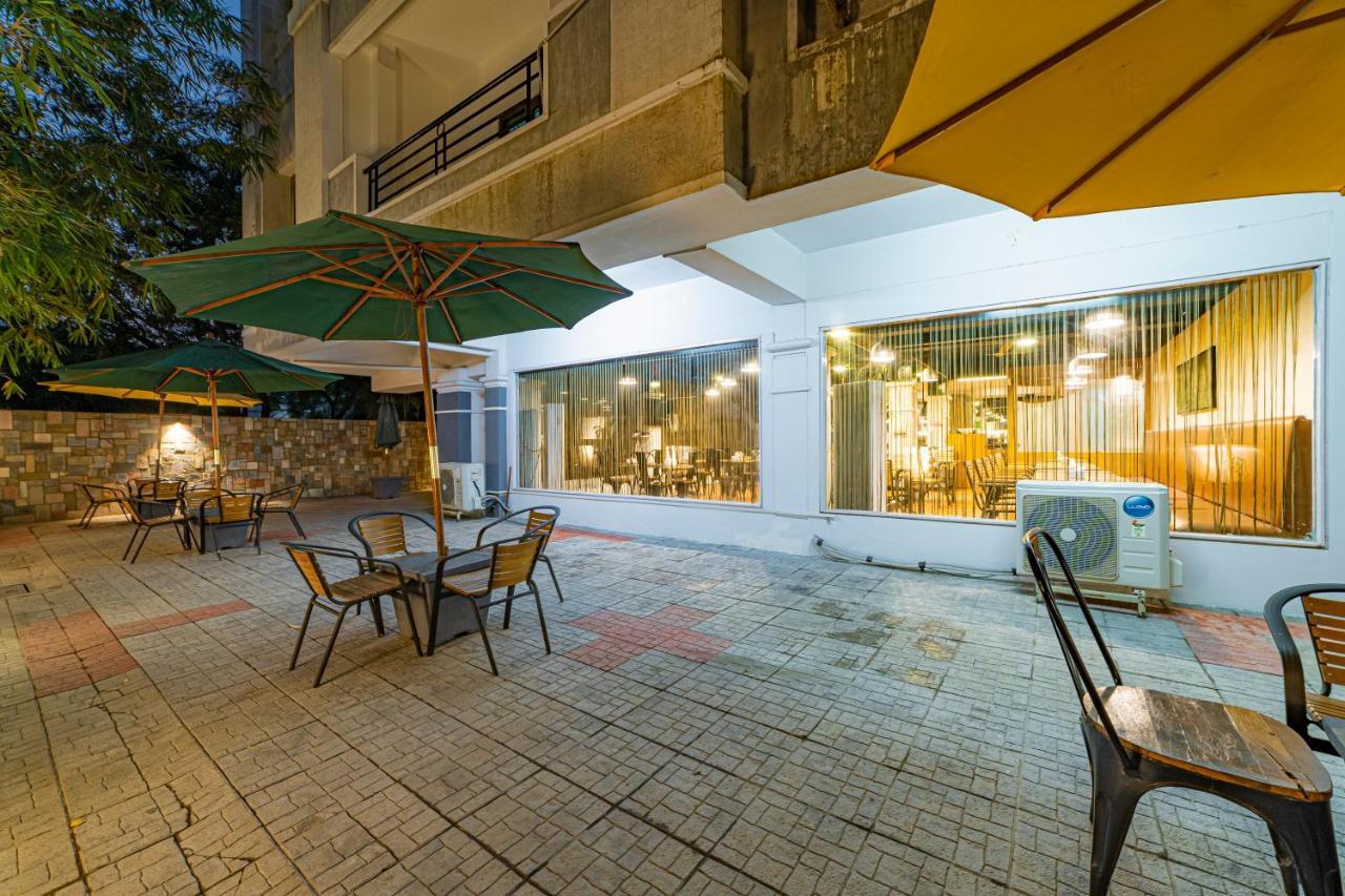 Hotel Athome , Whitefields, Kondapur Хидерабад Екстериор снимка