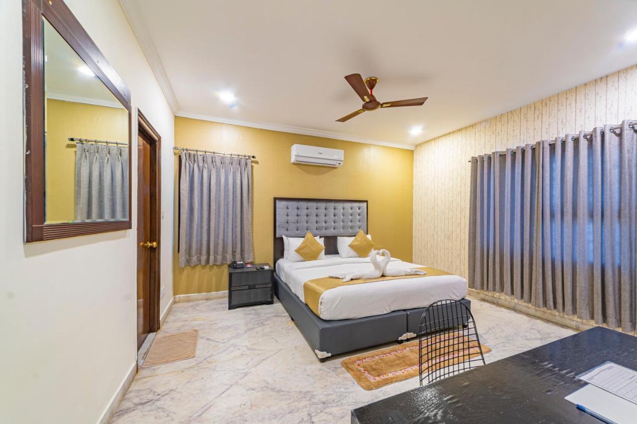 Hotel Athome , Whitefields, Kondapur Хидерабад Екстериор снимка