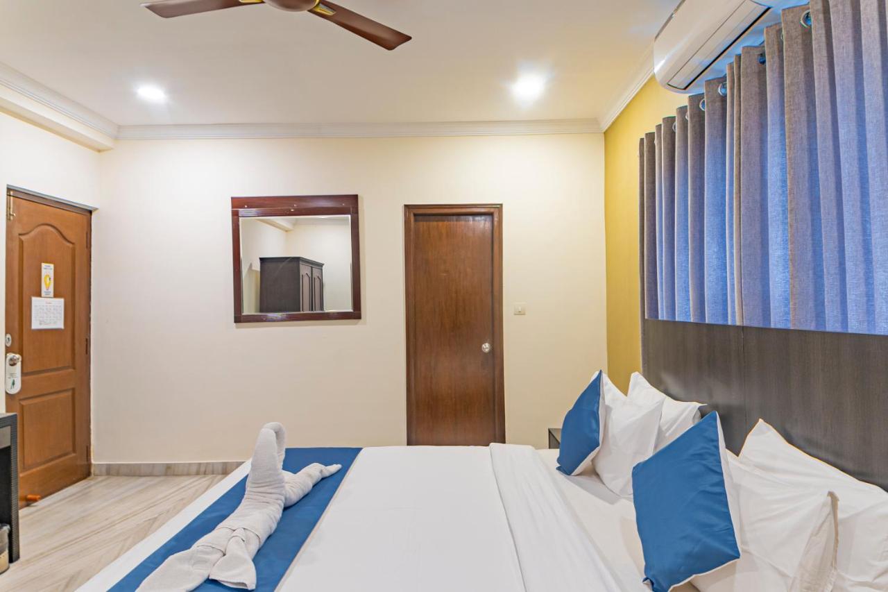 Hotel Athome , Whitefields, Kondapur Хидерабад Екстериор снимка